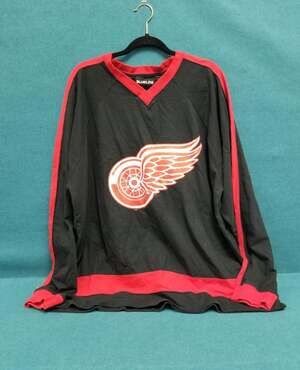 Vintage NHL Detroit Red Wings Blueline V-Neck Long Sleeve Shirt Jersey Black Red